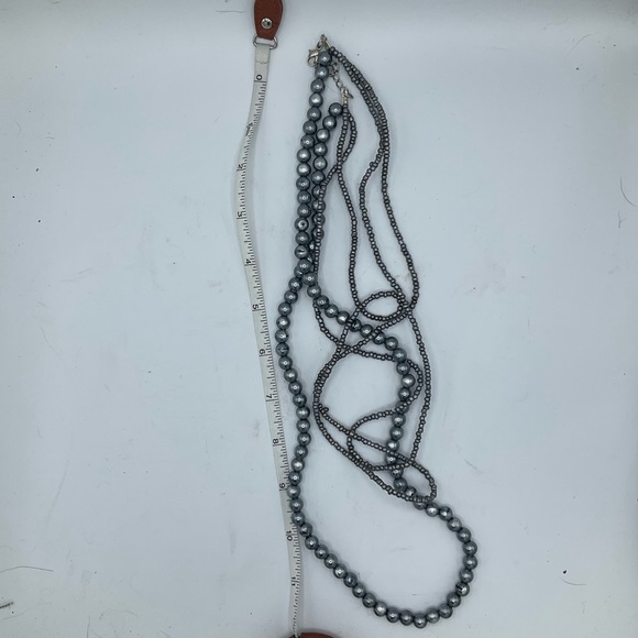 “FAUX GREY PEARL BEADED NECKLACE” Costume Jewelry. - Picture 5 of 7